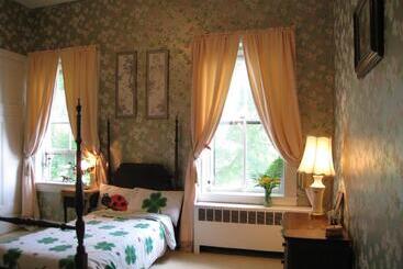 Allegheny Street Bed & Breakfast