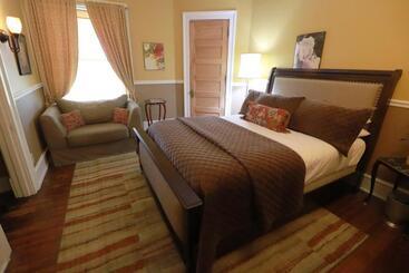 Bed and Breakfast Inn At 835 Boutique