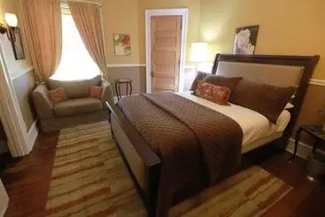 Bed and Breakfast Inn At 835 Boutique