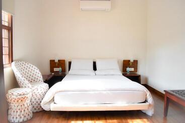 Bhola Bhawan Bed And Breakfast