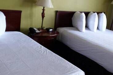 בית מלון כפרי Kentucky Lake Inn