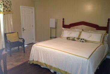 Motell Pleasure Point Inn & Suites