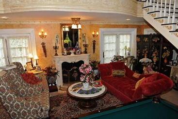 A Walk In The Woods Bed And Breakfast