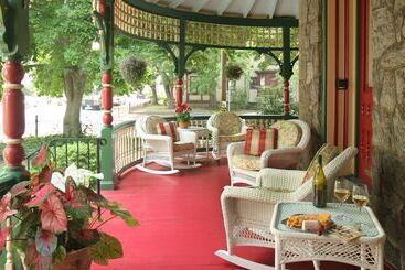 Cornerstone Bed And Breakfast