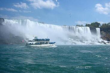 Wanderfalls Guesthouse & Hostel