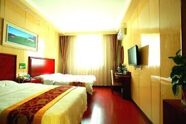 Hotel Greentree Inn Shanghai Gongfu New Village Subway Station Express