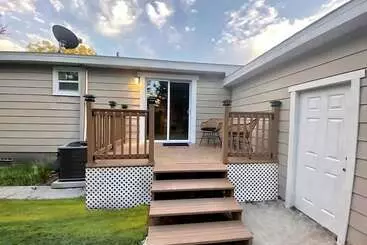 پانسیون Amazing House Relax Near Raymond Stadium