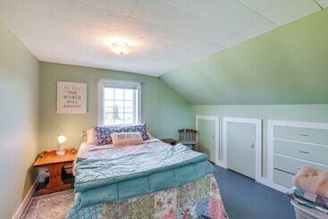 קוטג'' Cherryfield Home W/ Decks On Historic Horse Farm