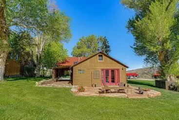 Mökkimajoitus 14 Mi To Main Street Moab: Cabin W/ Hot Tub Access