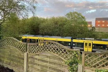 Residenssi Lovely Refurbished 3 Bed House In Liverpool