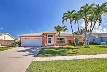 Mökkimajoitus Royal Palm Beach Retreat ~ 13 Mi To Beach!