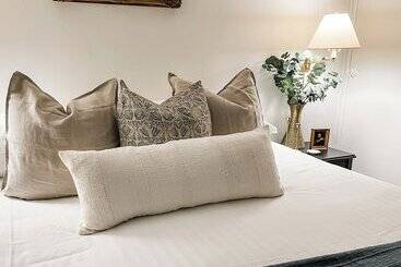 Woolrich Cottage At Woolrich Estate