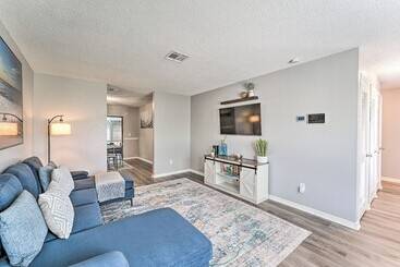 بيت ريفى Saltwater Pool, Patio & Sunroom: Deltona Home!