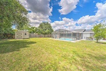 Dom wiejski Saltwater Pool, Patio & Sunroom: Deltona Home!