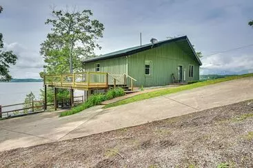 Mökkimajoitus Kentucky Lake Home W/ Boat Launch & Hot Tub!