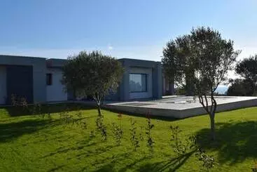 Huoneistohotelli Merelia Villas Luxury