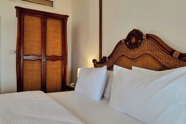 Пансион Lala Land Lodge