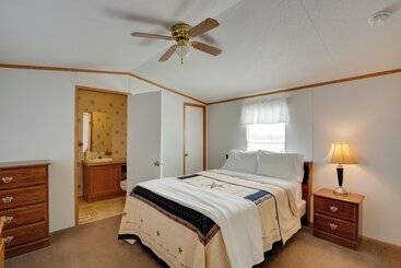 Dom wiejski Sprawling Kaufman Home W/ On Site Lake & Fire Pit