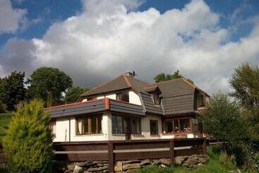 Bed and Breakfast Lough Dan House