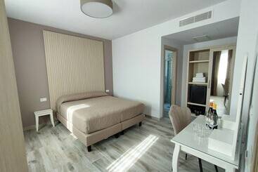 Szálloda Garda Di Vino Agricamping & Wine Shop Lazise