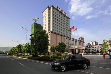 Vienna Hotel Zhangjiajie North Railway Station