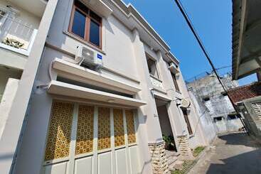 Hotel Oyo 94026 Uma Arda Hometown