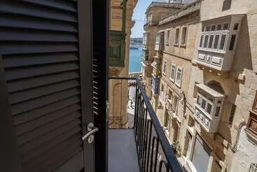 تختخواب و صبحانه Matilde Valletta Suites