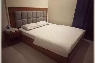 هتل Asroy Guest House