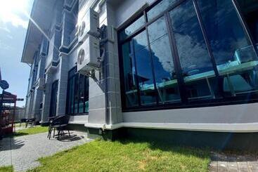 Hotel โรงแรม ไอยรา ริเวอร์ไรน์ นครพนม