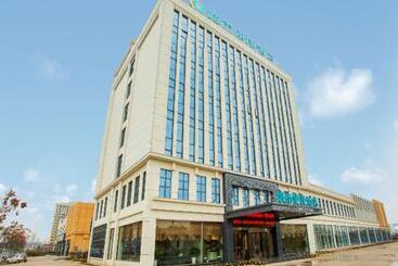 Hotelli City Comfort Inn Yidu Three Gorges Qianguqing Wanda Plaza