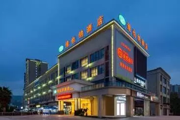 Vienna Hotel Chongqing Shizhu Stadium