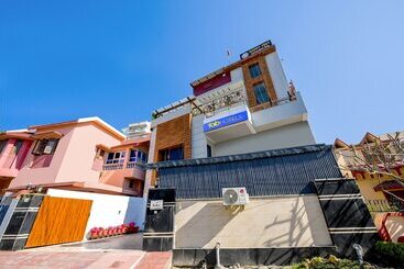 Hotel Happy Feet Luxury Home Stay, Dehradun