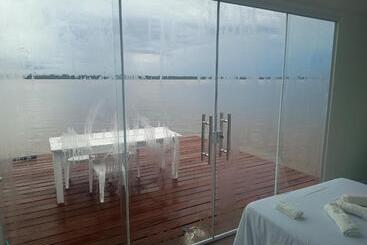 پانسیون Ilha Da Fantasia Suite Aquários