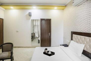 Hotel Oyo Townhouse 1120 Moonlight Residency Near Appu Ghar