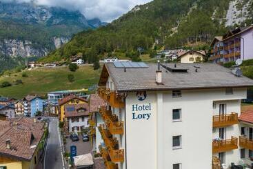 Отель Lory Molveno Dolomiti