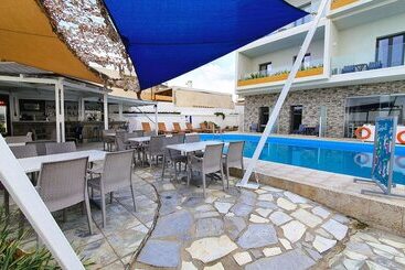 فندق Almare Beach