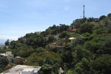 هتل Gala Tower Condo &