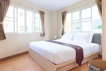 Aparthotel Orawan Suites