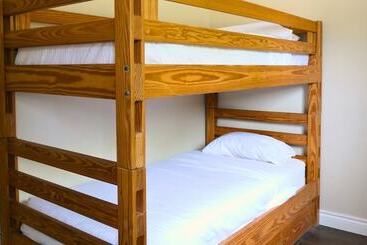 コテージ Mountain Views, Steps To Bm Village, Hot Tub, Bbq