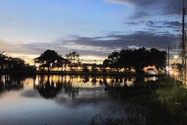 Hotel Chansuda Lake View