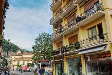 هتل Dea Guest House