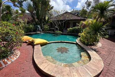 Hotel Pondok Bambu Resort 5 Stars Padi Dive Centre