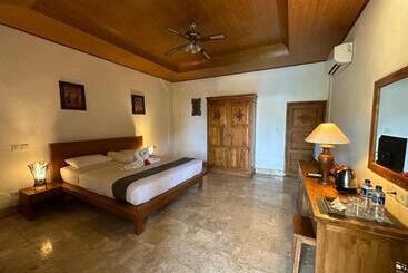 ホテル Pondok Bambu Resort   5 Stars Padi Dive Centre