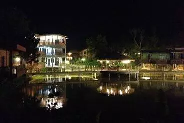 Hotel The Acacia Retreat