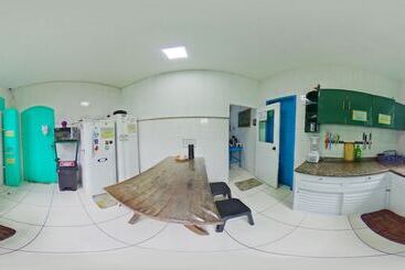 Onça Da Praia Hostel