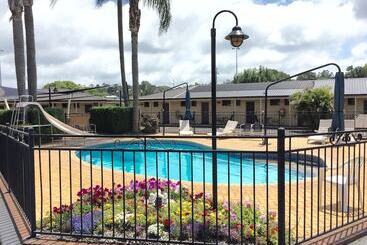 ホテル James Street Motor Inn