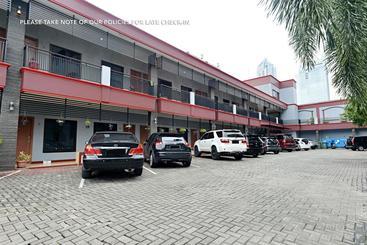 Pension Zen Rooms Kuningan Tiong