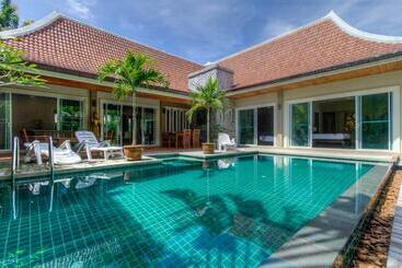 Жильё для туристов Lotus Villa By G Estate