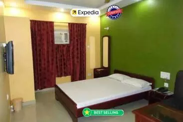 Hotel Goroomgo Galaxy Palace Bareli