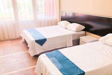 בית מלון כפרי Yaman Beach